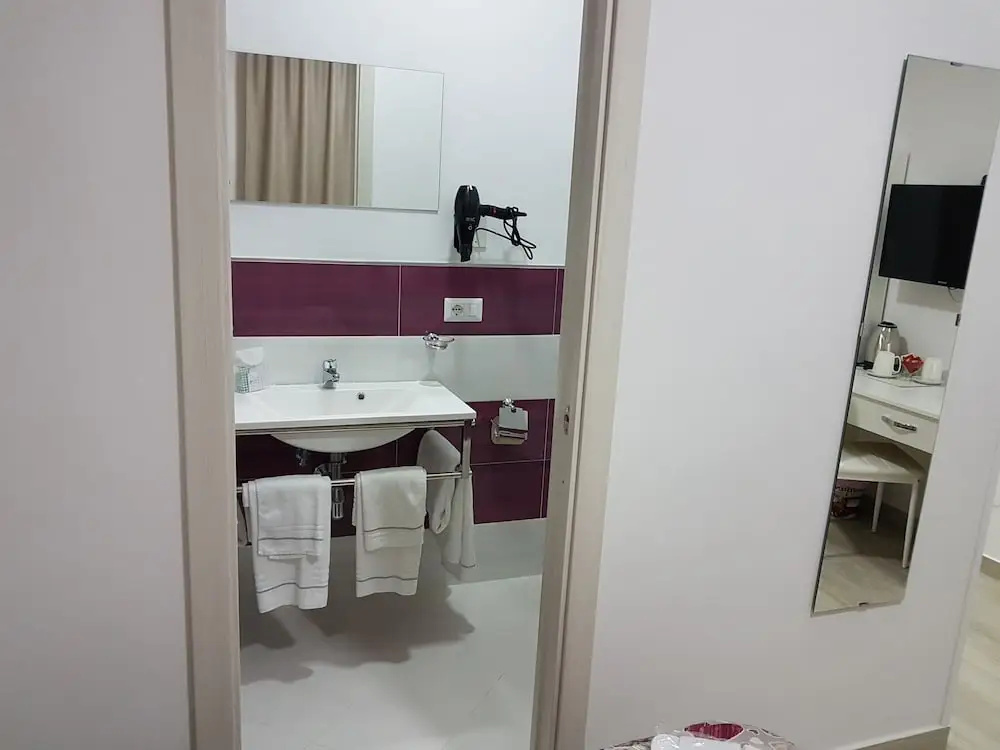 Classic Double room (full double bed)