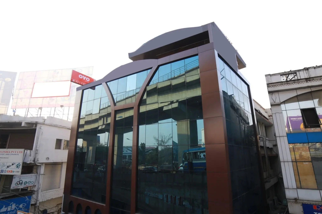 OYO 7771 ERN station