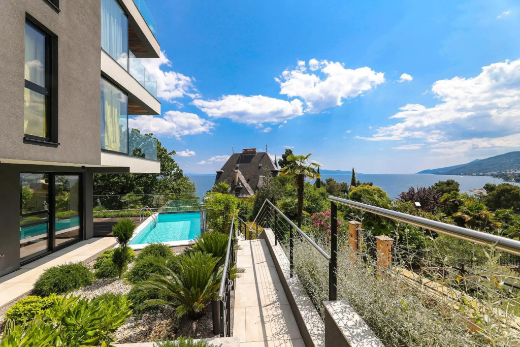 Luxury twin apartments Opatija