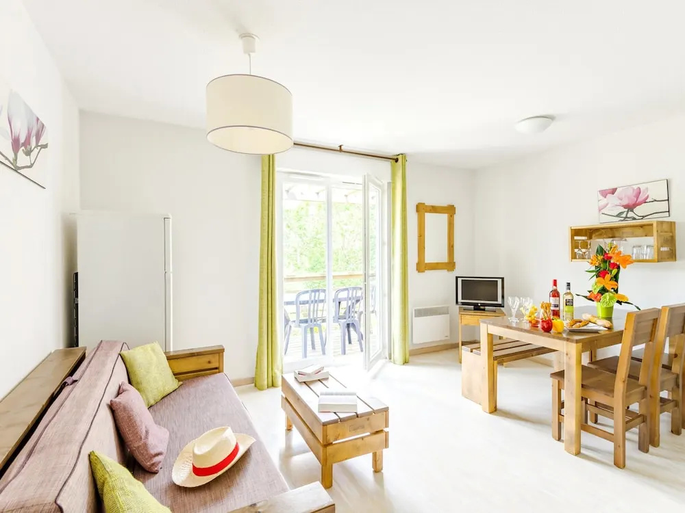 Lakeside Maisonette Retreat - Photo 5