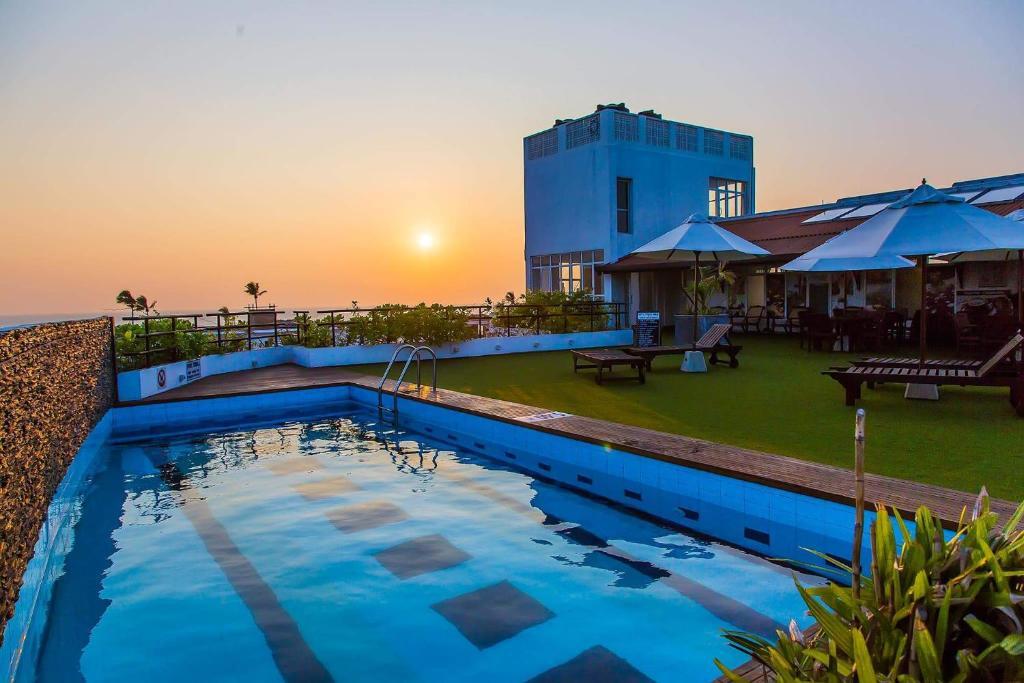 Refresh Hotel