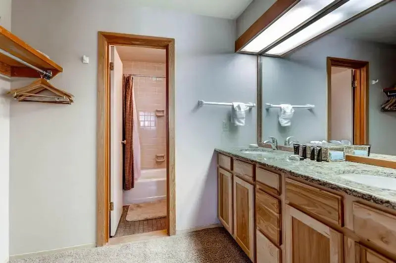 2 Bedrooms Standard Double room with balcony (full double bed)