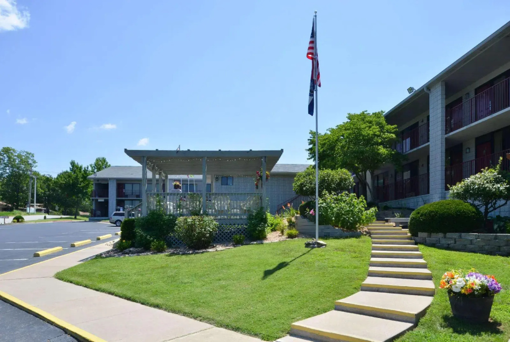 Ramada by Wyndham Branson