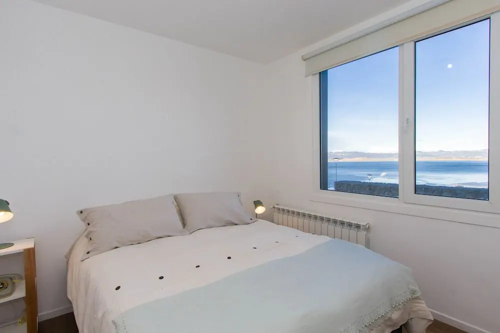Apartment with ocean view