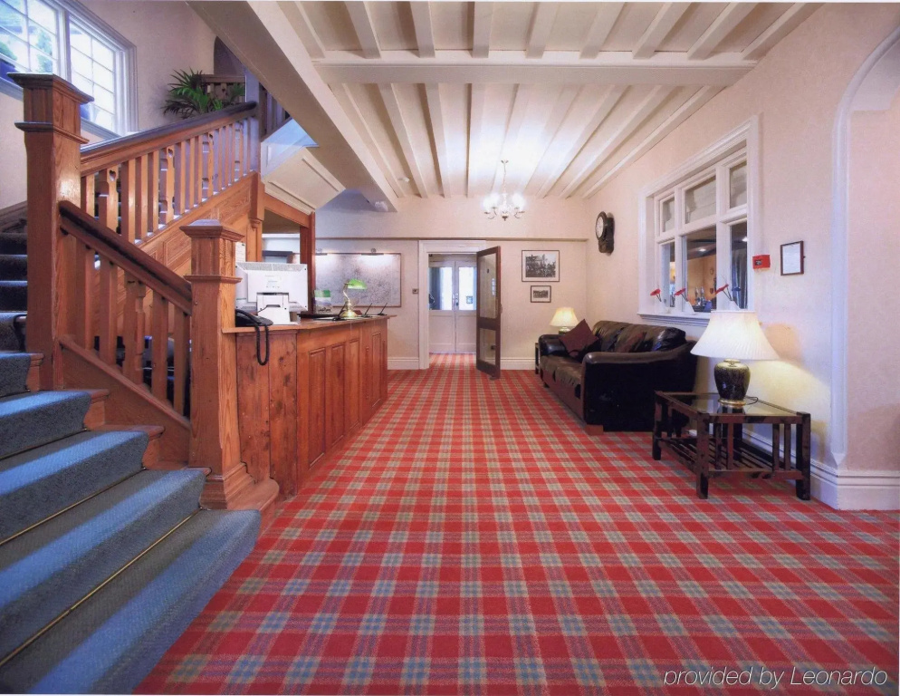 Lobby & Reception