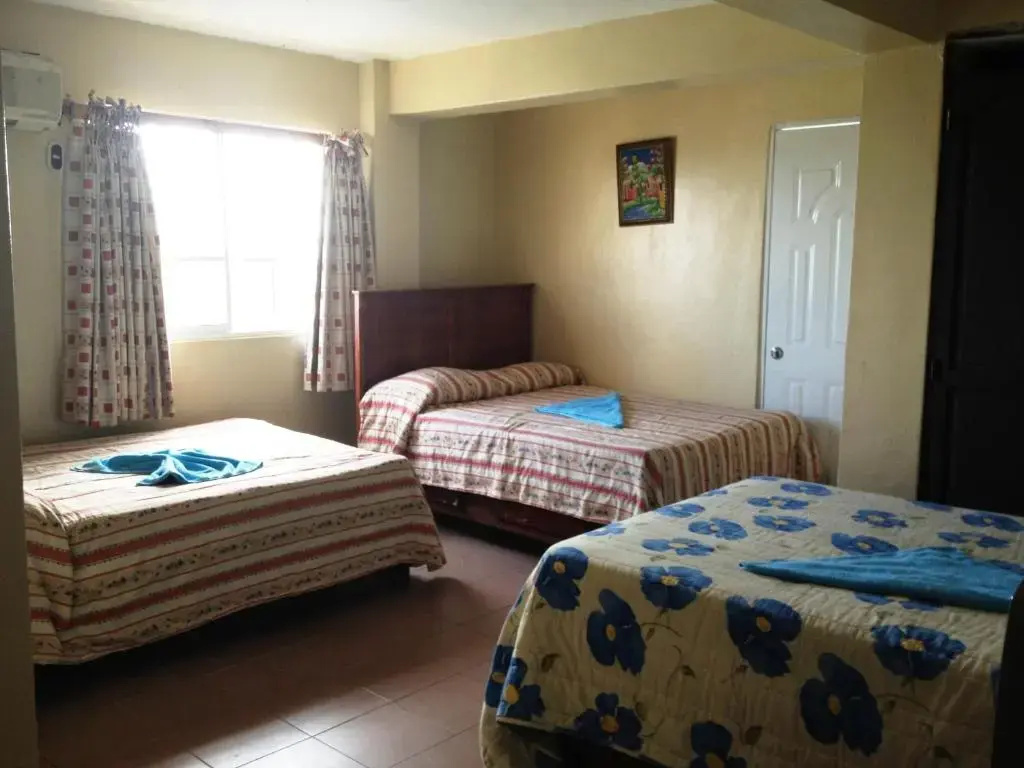 Standard Triple room