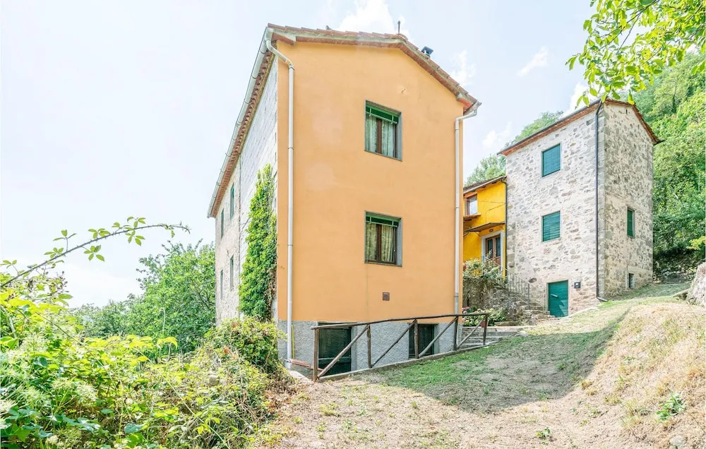 Amazing Home in Longoio With 2 Bedrooms