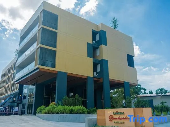 Brand New Premium Beachfront Apartments Laguna
