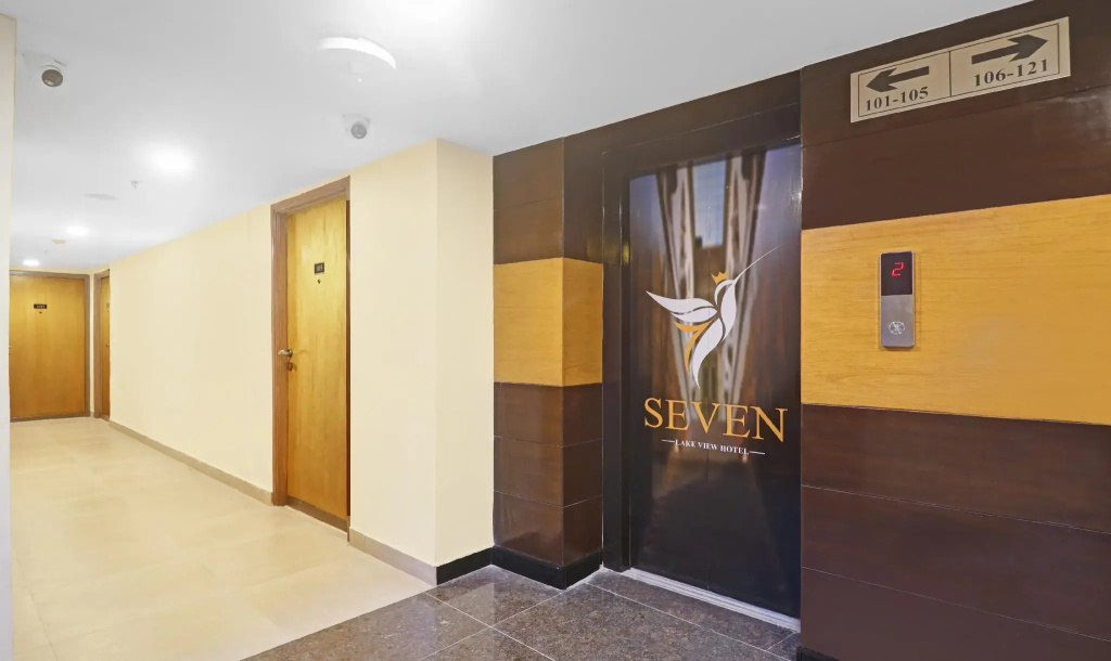 Lobby & Reception