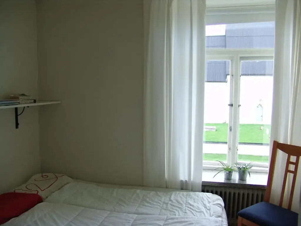Economy room