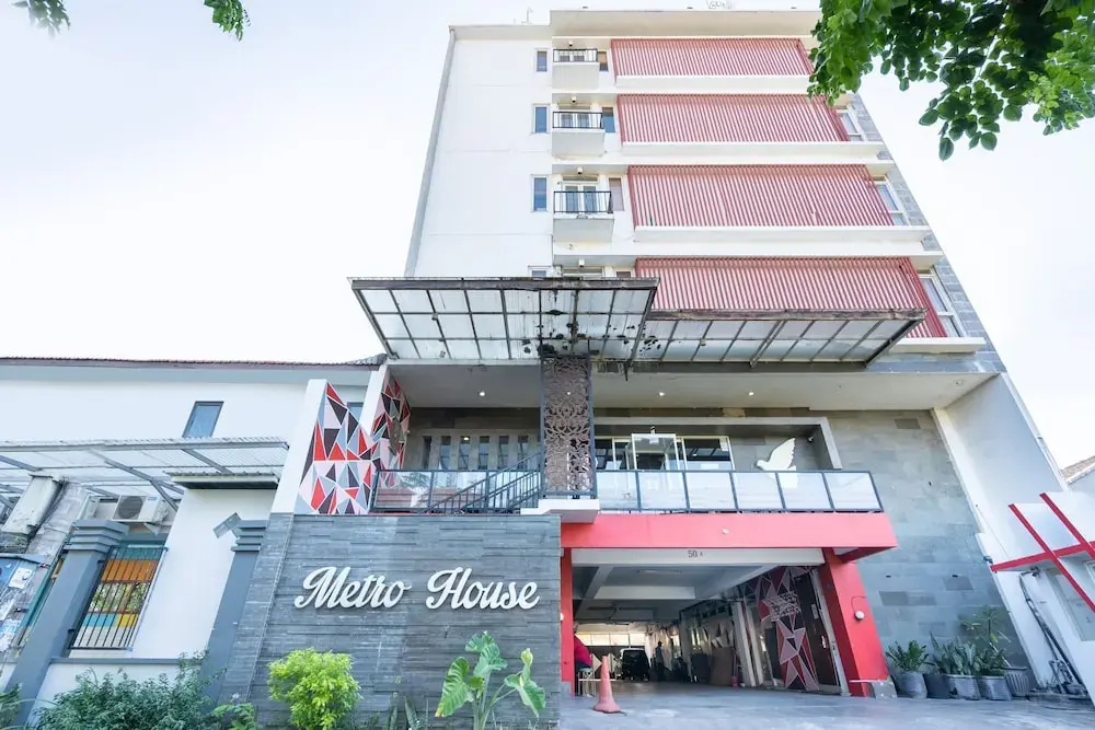 Metro House