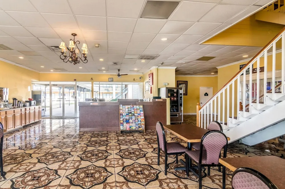 Days Inn Six Flags Mall