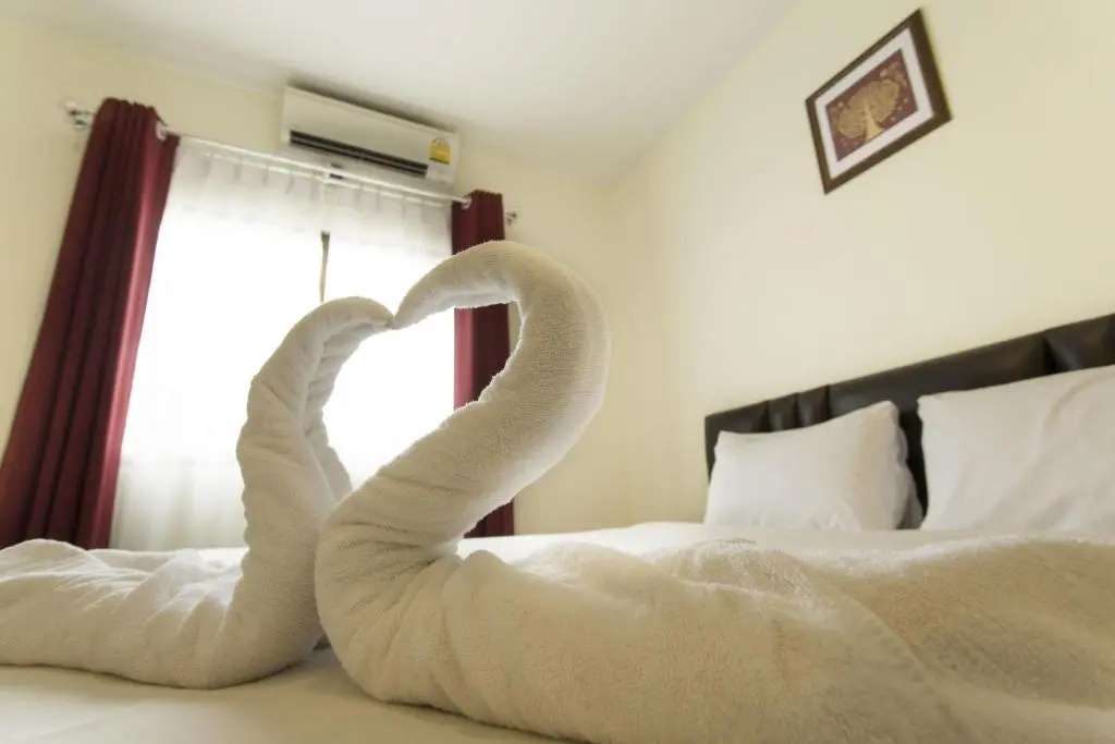 Paripas Express Hotel Patong - Chambres