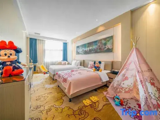 Standard Triple Family room