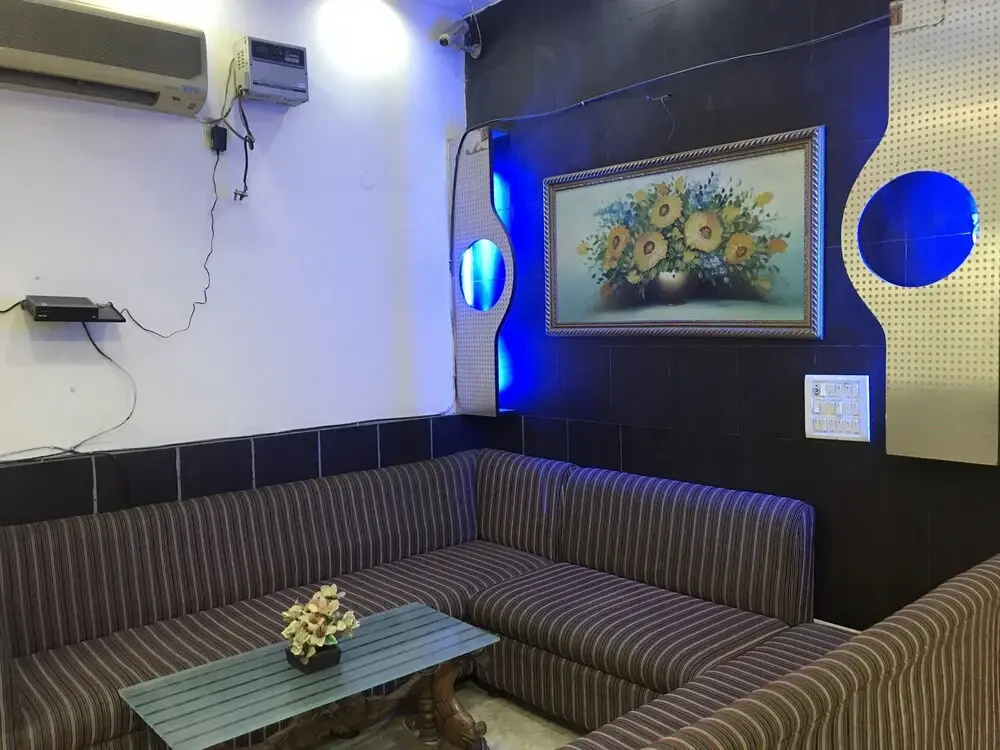 Lobby & Reception
