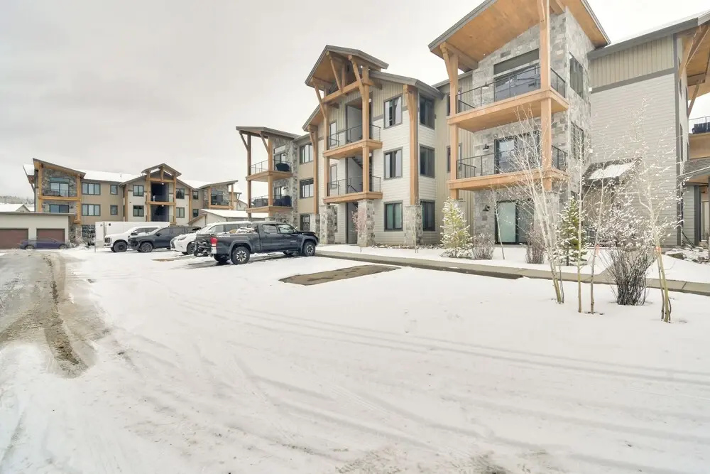Winter Park Retreat: Balcony, Hot Tub & Fireplace!