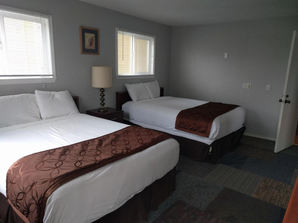 Ocean Shores Inn & Suites — 5