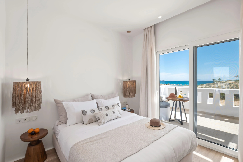 Almiriki Naxos Beachside Living