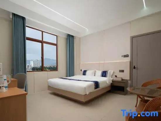 Luxury Double room (full double bed)