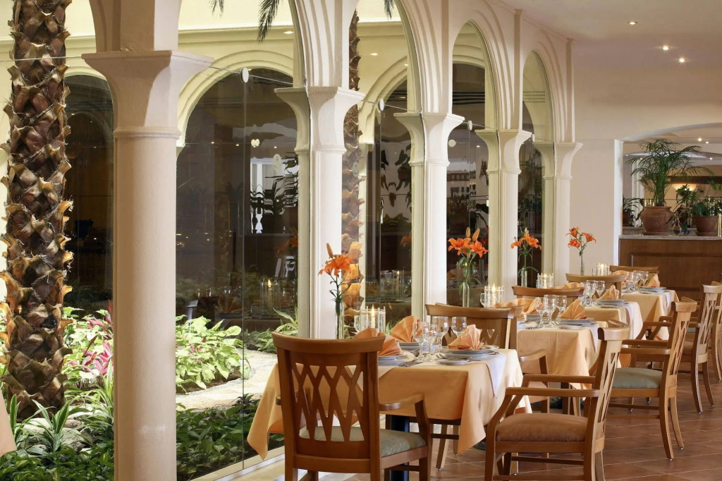 Baron Palms Adults Friendly Only 16 years plus Boutique Hotel Style — фото
