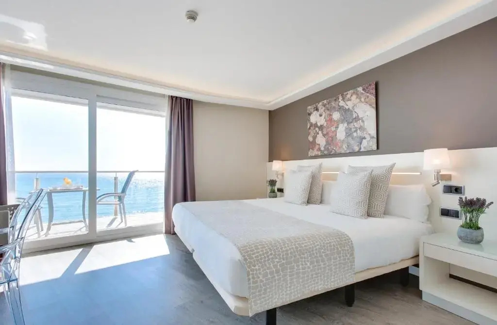 Executive Double room seafront (full double bed)