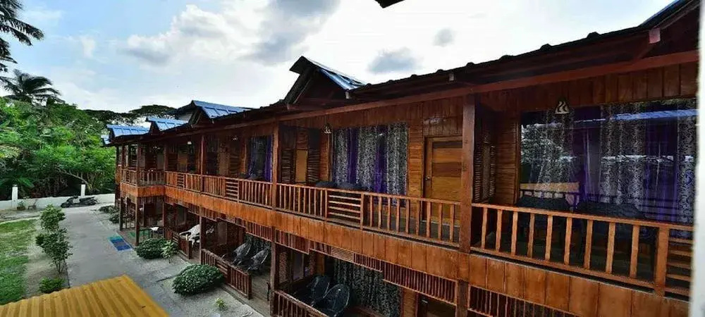 Holiday N Holiday Beach Resort