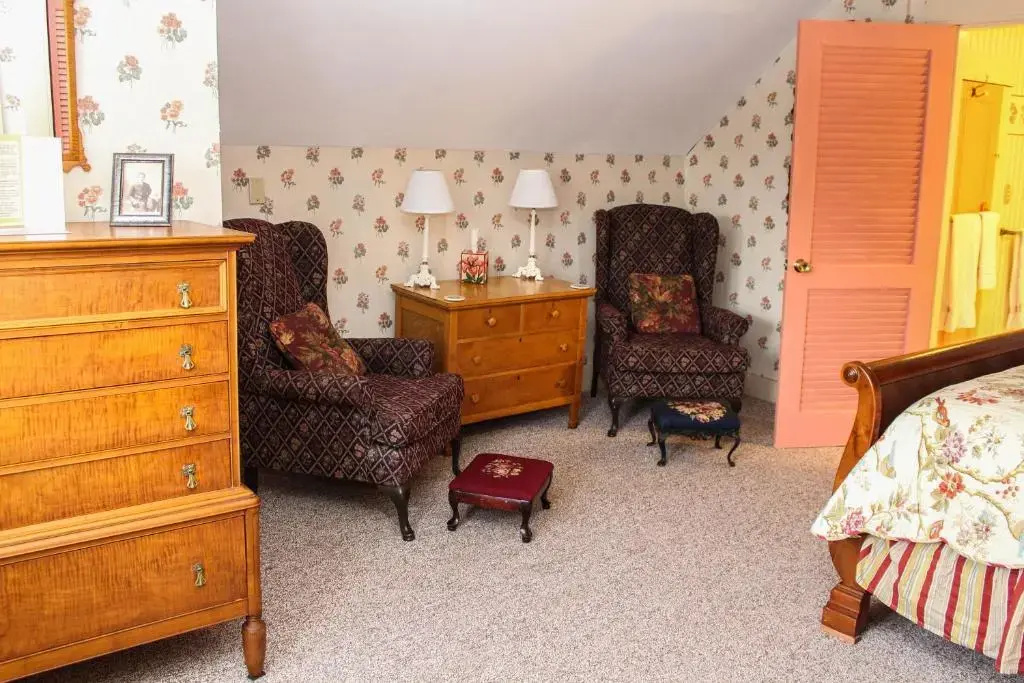 Standard Double room with pool view (full double bed)