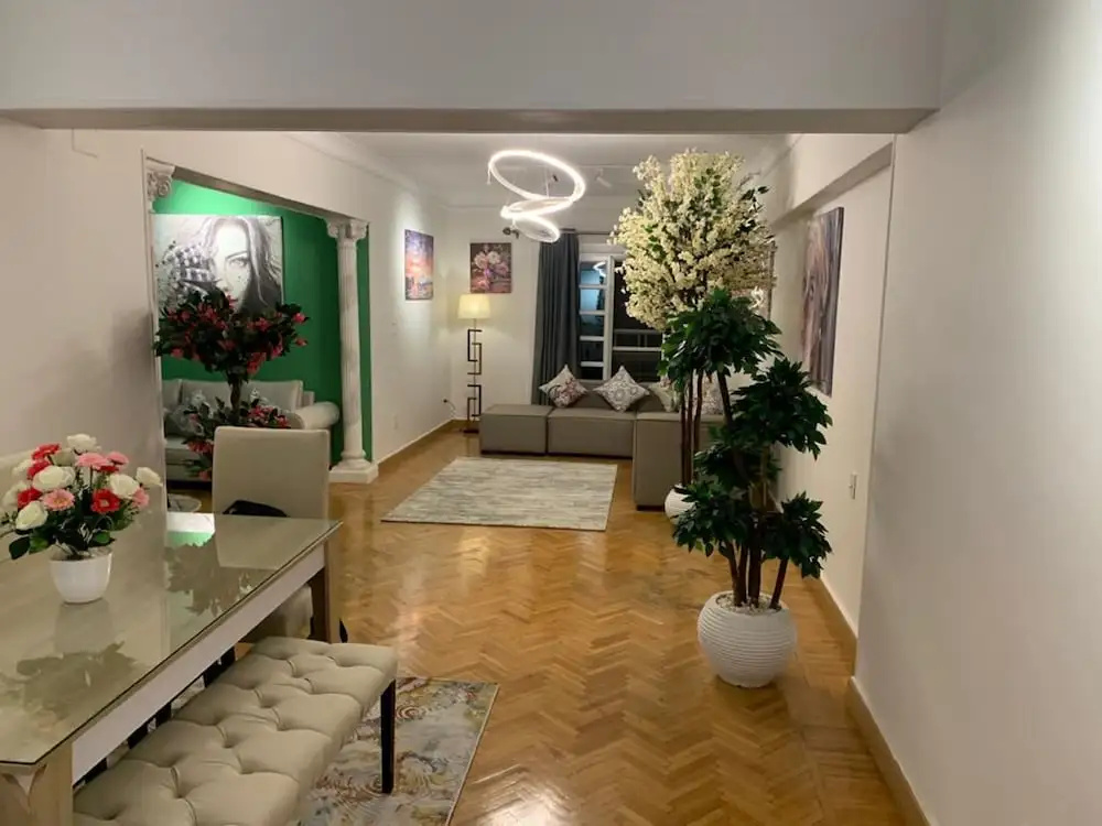 Grand Apartment
