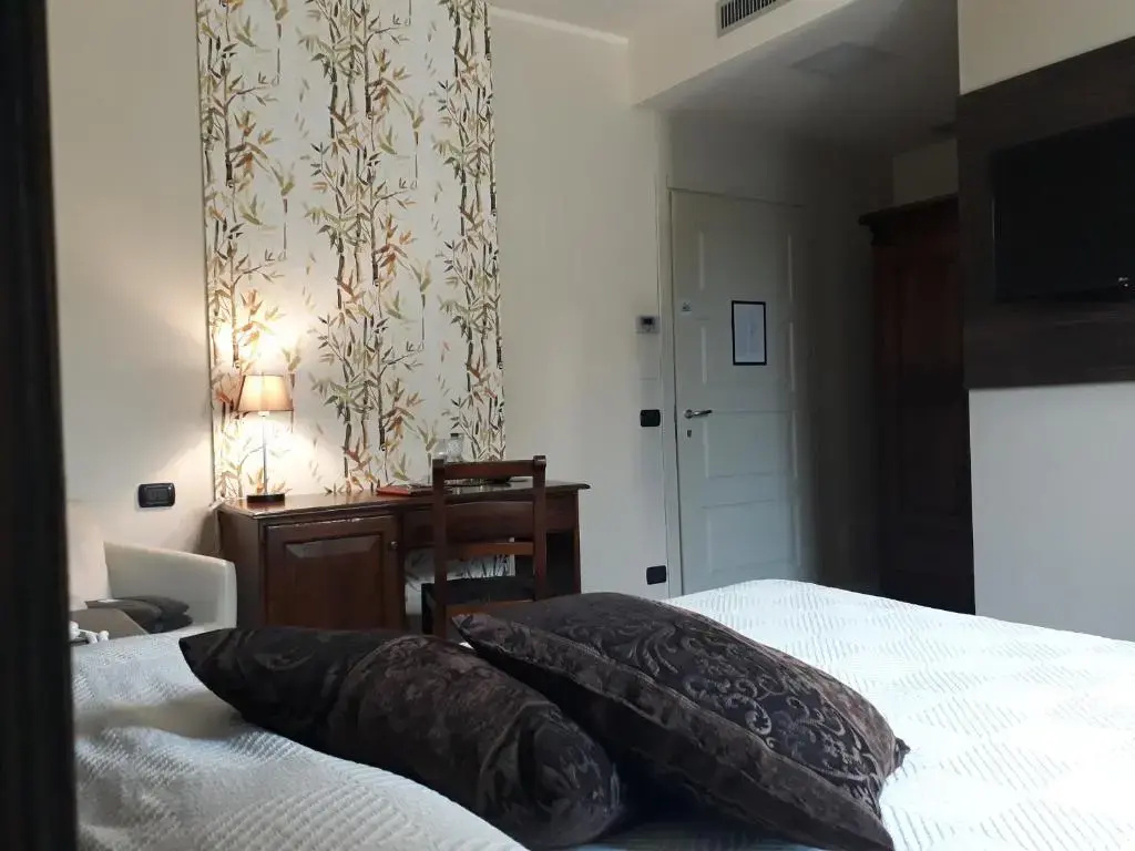 Standard Double room (full double bed)