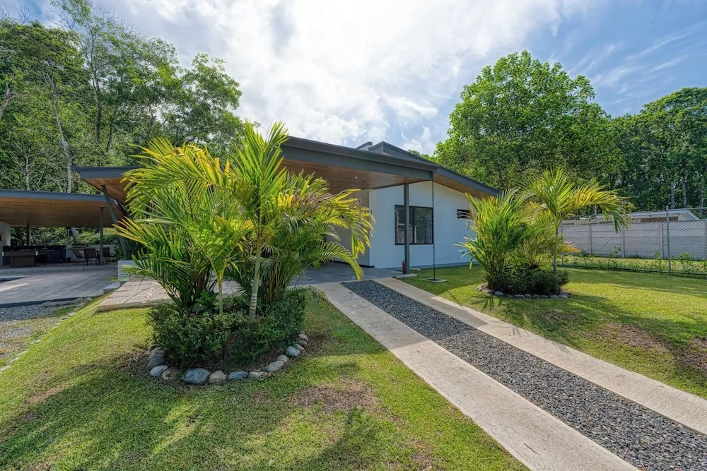 Cozy Two Bedroom Home Uvita - Casa de la Serenidad