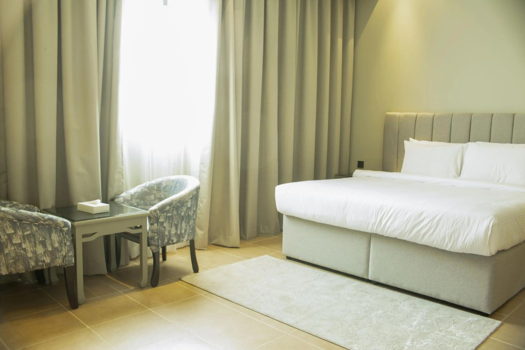 OYO 111 Infinity Suites — 5