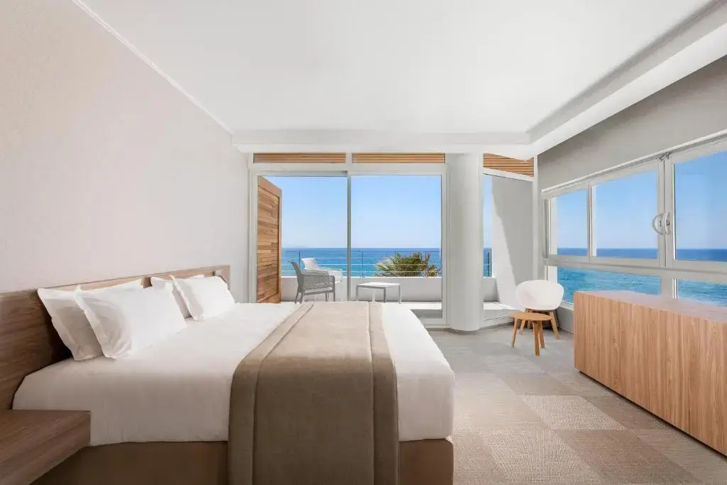 Privilege Double room with balcony and with sea view (full double bed)