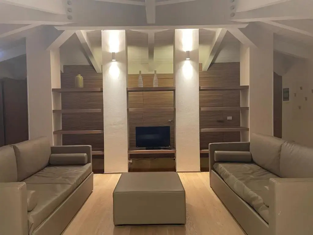2 Bedrooms Penthouse Apartment