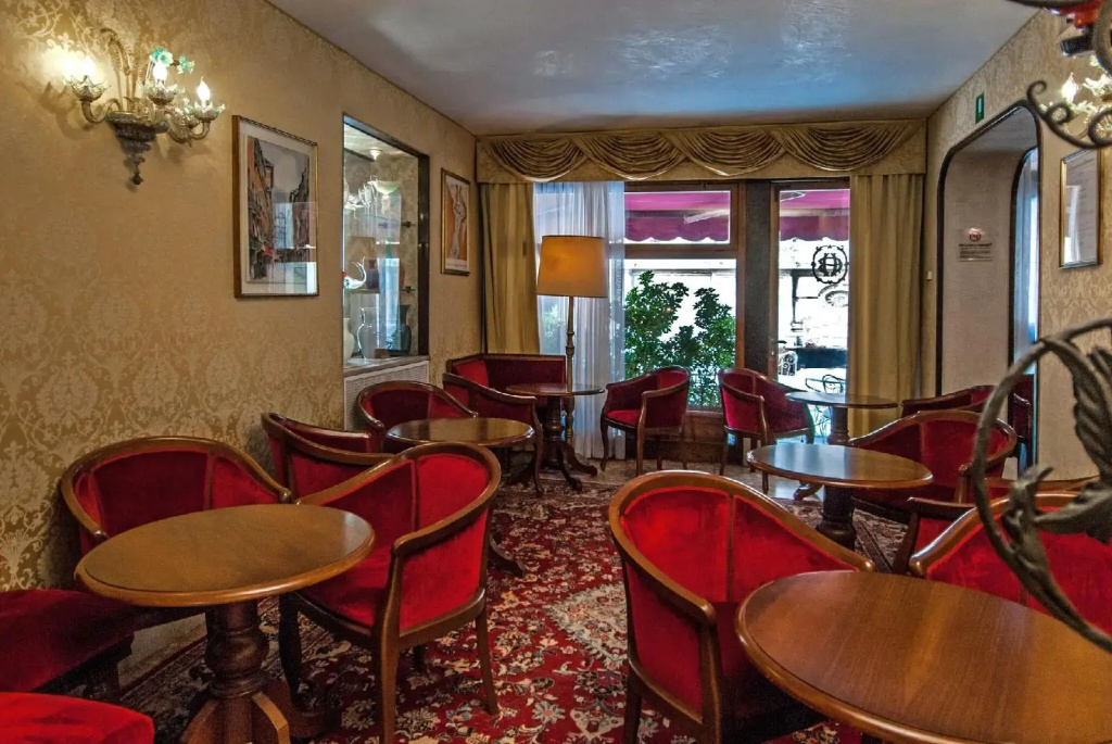 Hotel photo 21