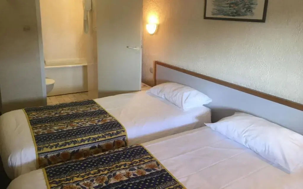 Hotel Restaurant Le Cours - Chambres