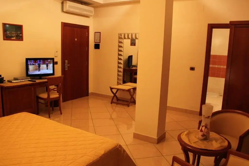 Economy Triple room