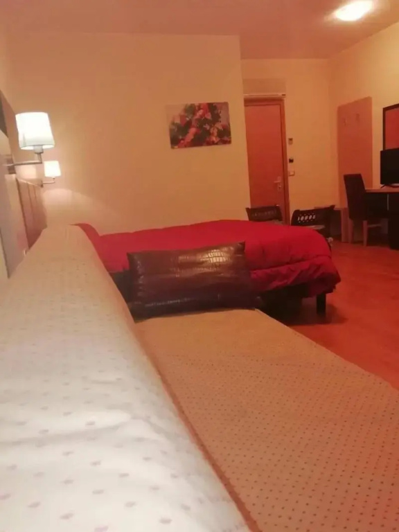 Hotel Miami — 2