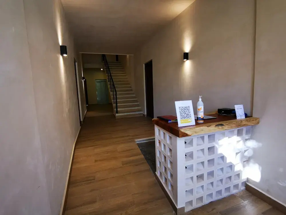Lobby & Reception