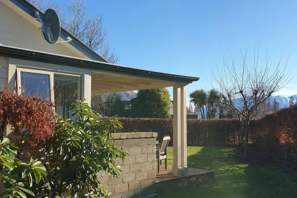 HYLA25 - Meadowstone Executive Villa Close to Lake Wanaka