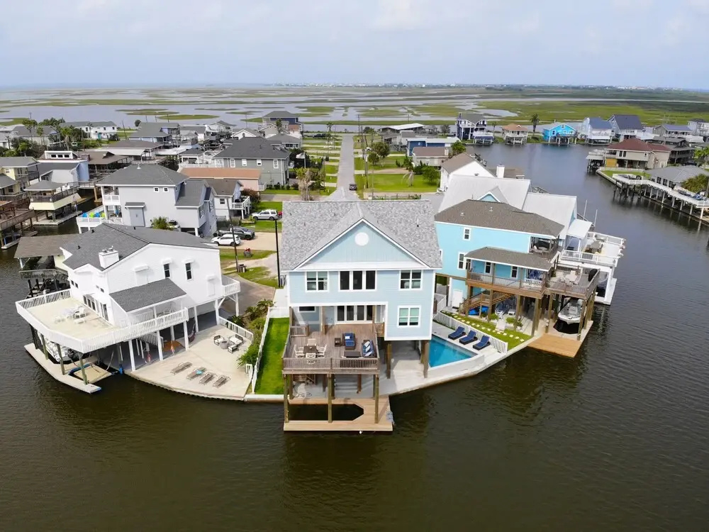 Beach & Waterfront