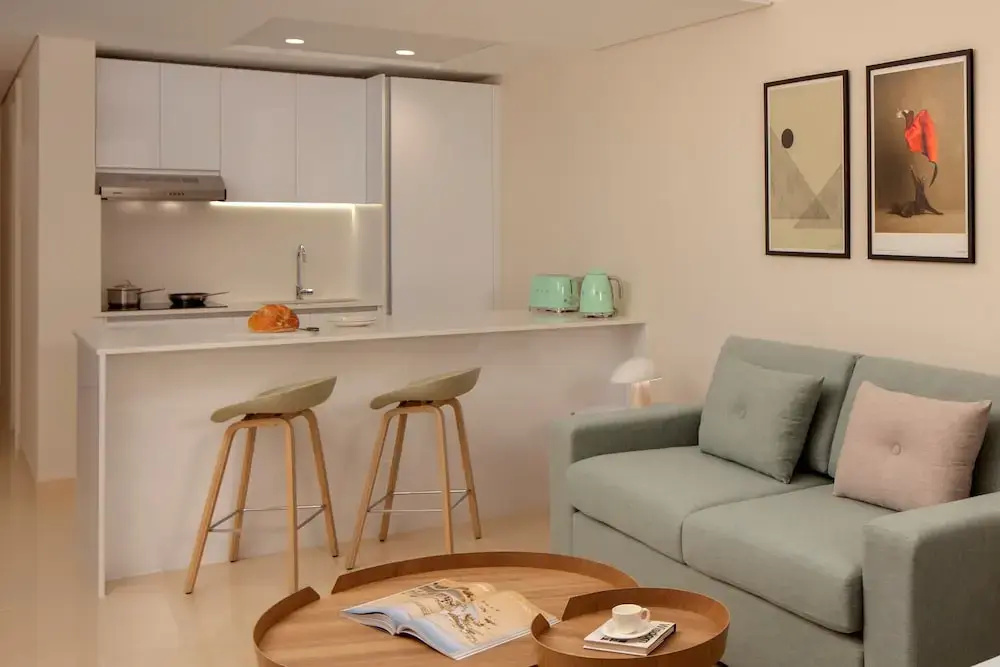 Двухместная Studio Suite с балконом (двуспальная кровать) в Staybridge Suites Dubai Internet City, an IHG Hotel