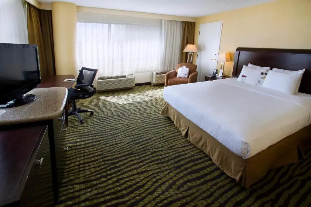 Lakeside Orange County Airport Hotel - Chambres