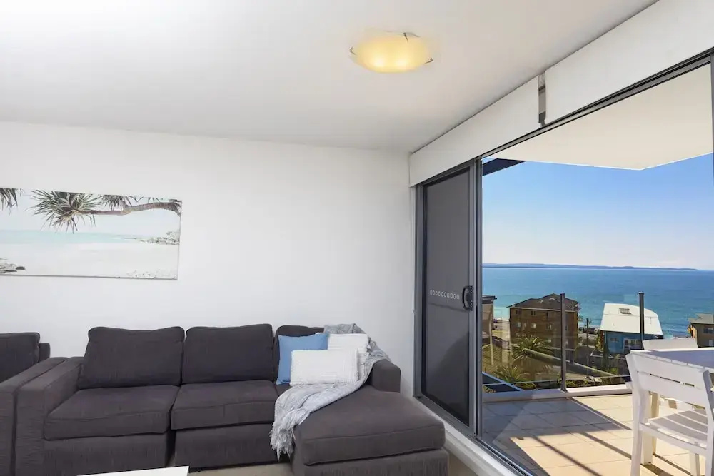 3 Bedrooms Apartment with balcony and with water view