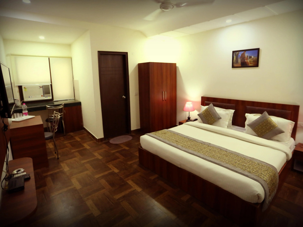 豪華雙人房，設有露台及景色，配有雙人床