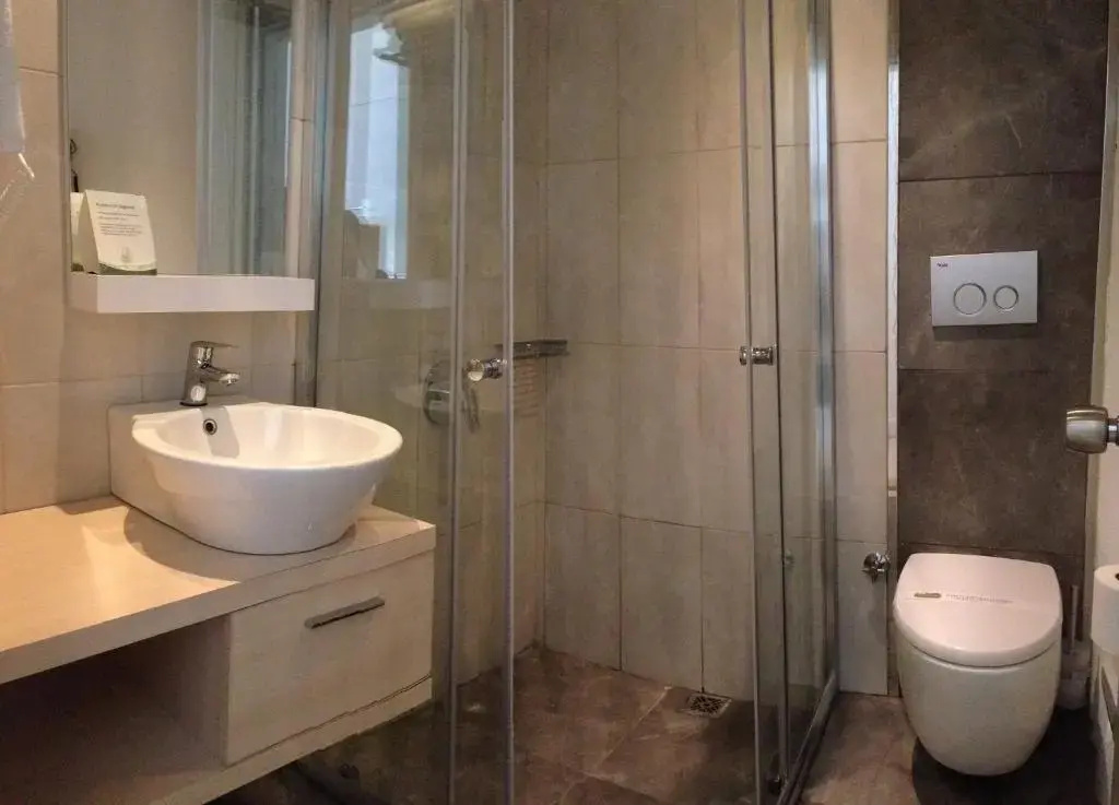 Superior Double room (full double bed)