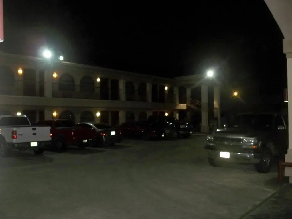 Scottish Inn & Suites
