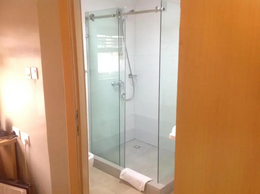 Deluxe Double room (full double bed)