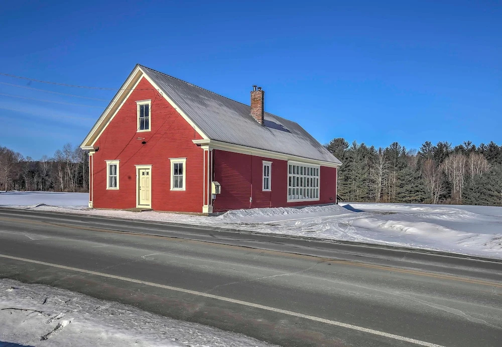 East Burke Home on Kingdom Trails: Near Ski Resort