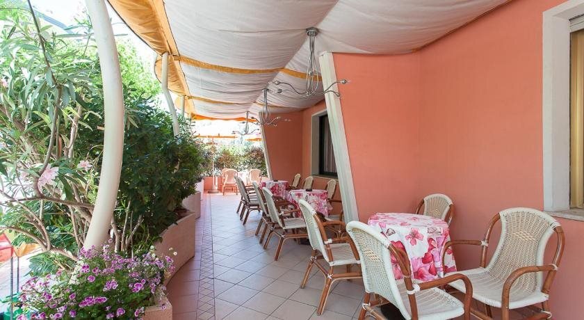 gallery_image_hidden_18