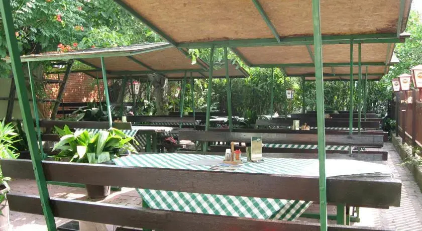 Terasz Vendéglő és Panzió - фото 3